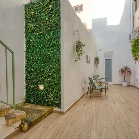 Alley - New 1br With Private Yard By Sf Homes *