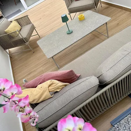 Alley - New 1br With Private Yard By Sf Homes *