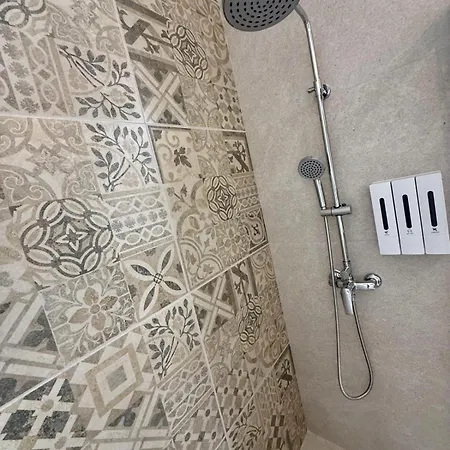 Alley - New 1br With Private Yard By Sf Homes * Gudja