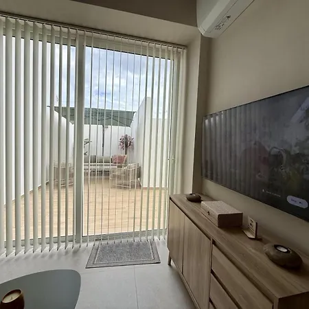Alley - New 1br With Private Yard By Sf Homes
