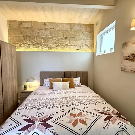 Alley - New 1br With Private Yard By Sf Homes 公寓 Gudja