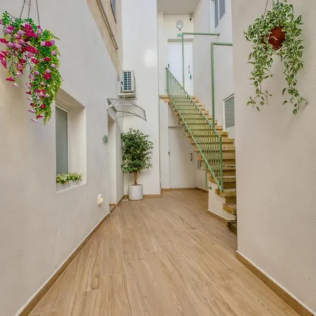 شقة Alley - New 1br With Private Yard By Sf Homes *