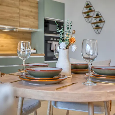 Alley - New 1br With Private Yard By Sf Homes Gudja