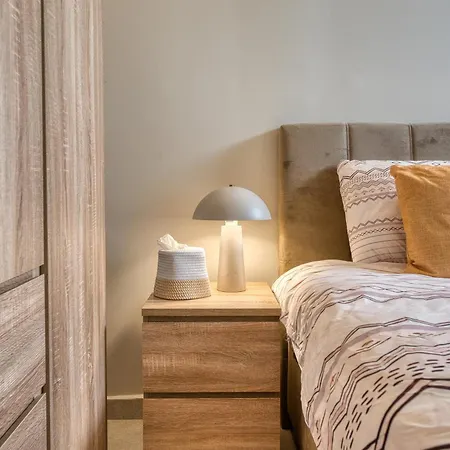 Alley - New 1br With Private Yard By Sf Homes شقة
